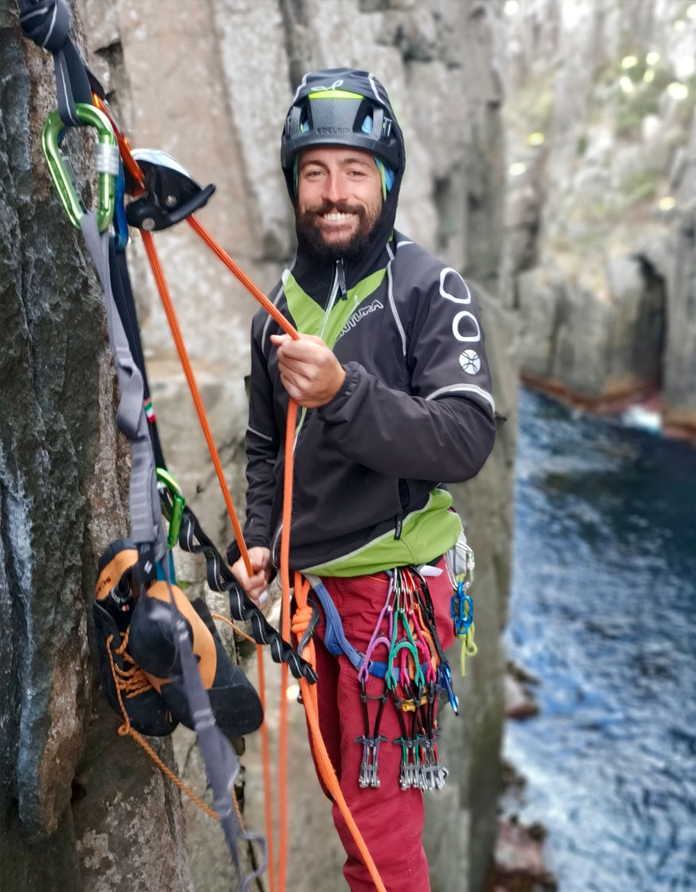 Marco con l'attrezzatura di arrampicata
